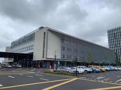 ①番入口